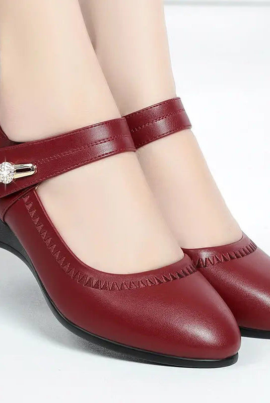 Lifestyle image of the Kiera orthopedic comfort shoes paired with a classic outfit, highlighting versatility.